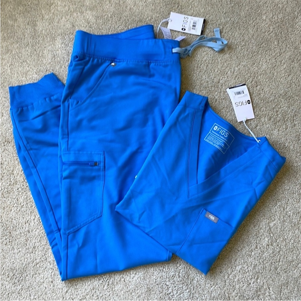 Blue Capri L Figs Scrug Top
